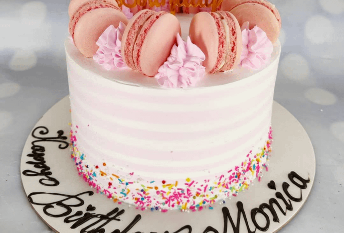 Pastel Macaron Cake