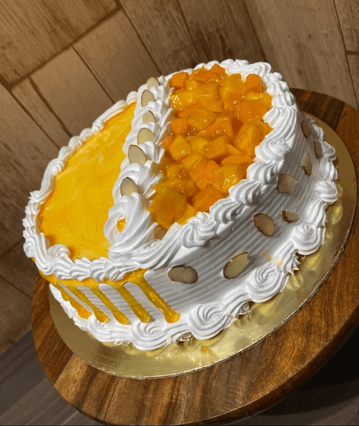 Vegan mango cake