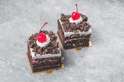 Black forest pastry ( Box of 2 )