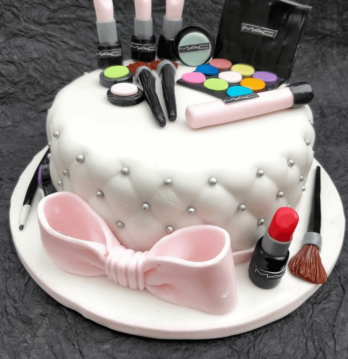 Makeup Theme Cake