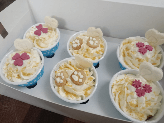 Chicken Custom Cupcakes -Box of 6