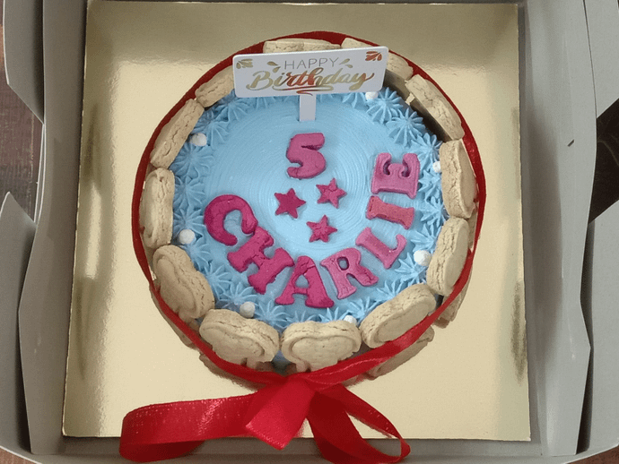 Small Cakes - Custom Biscuit Cake 