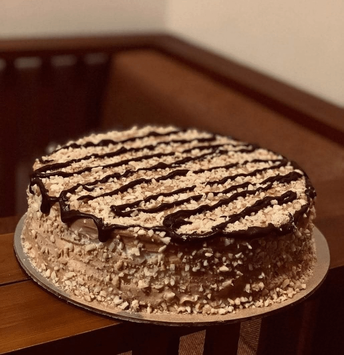 Choco Cashew Crunch Cake (700 Gram)
